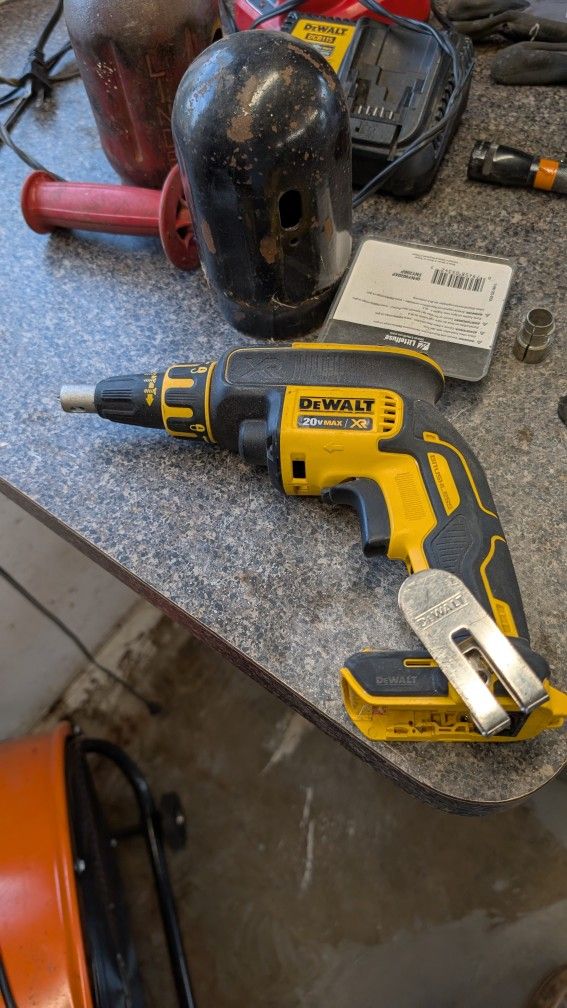 DeWalt 20volt Max Rx Drywall Gun