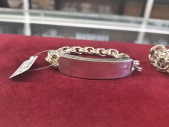 I'd silver bracelet different prices and grams layaway available 10% down if you interested please make sure you ask for Maribel thank you