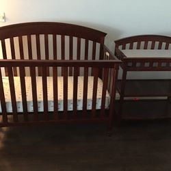Carter Changing Table and Convertible 4 In One Crib
