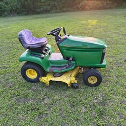 John Deere riding lawn mower 48" deck