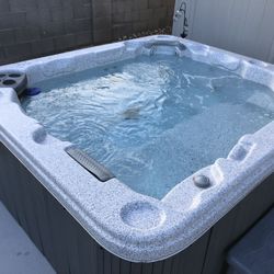 Hot Tub (4 Person)