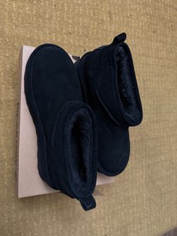 Bearpaw Black Suede Boots