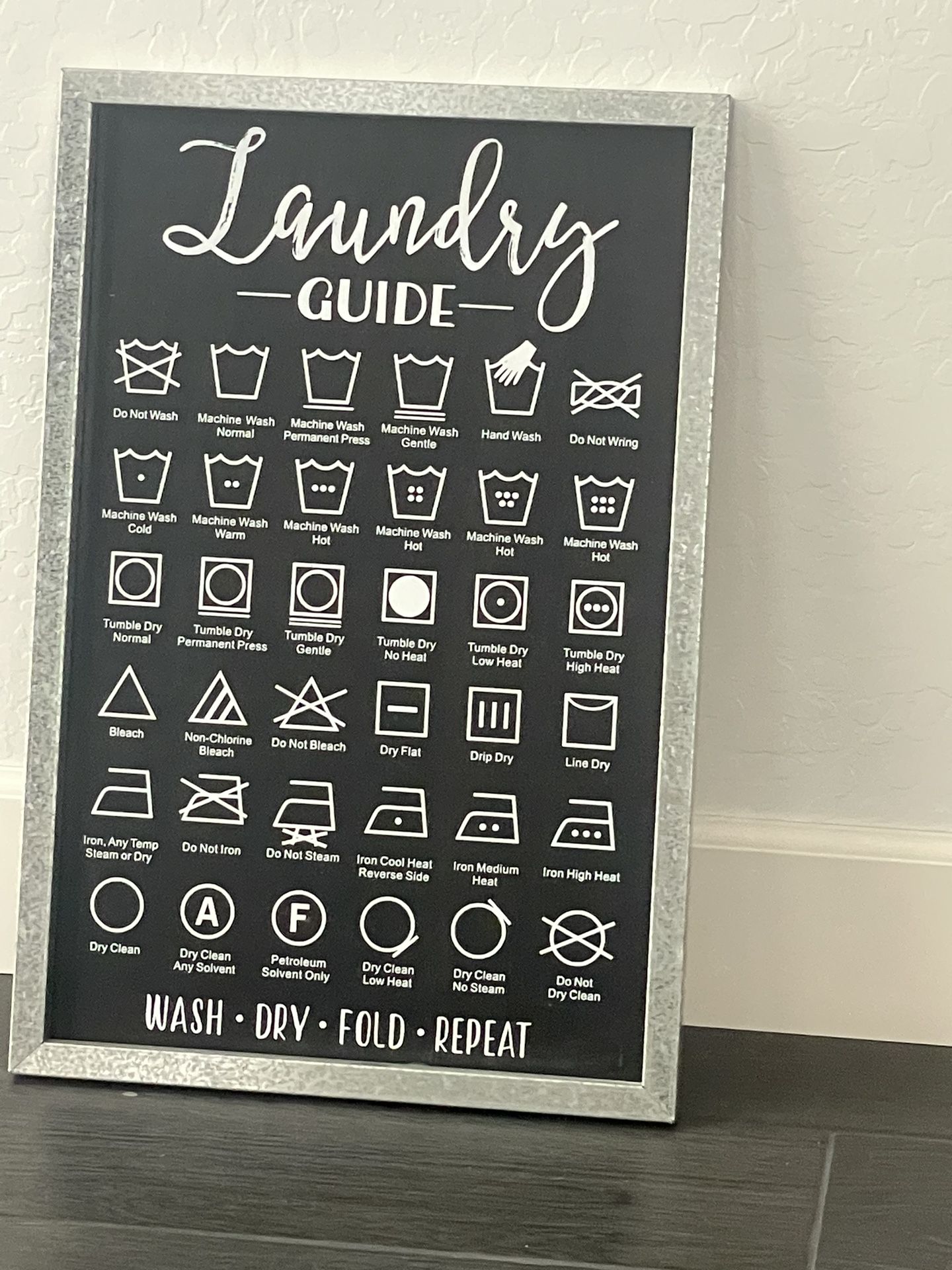 Laundry sign 