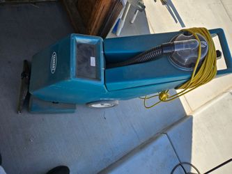 Carpet cleaner