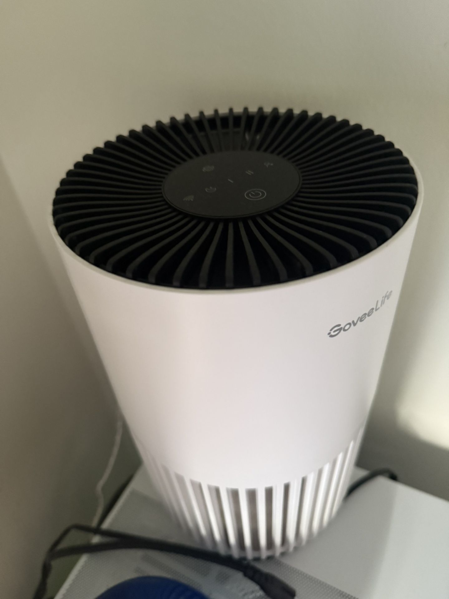 GoveeLife Mini Air Purifier for Bedroom, HEPA Smart Filter Air Purifier with App Alexa Control for Pet Hair, Odors, Pollen, Smoke, Portable Air Cleane