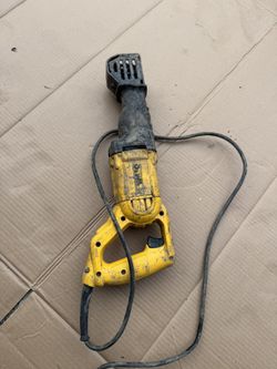 12 Amp Corded Variable Speed Reciprocating Saw