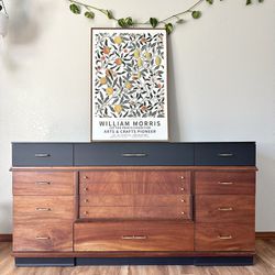 Mahogany Solid Wood Vintage Mcm Lowboy Dresser / Sideboard 