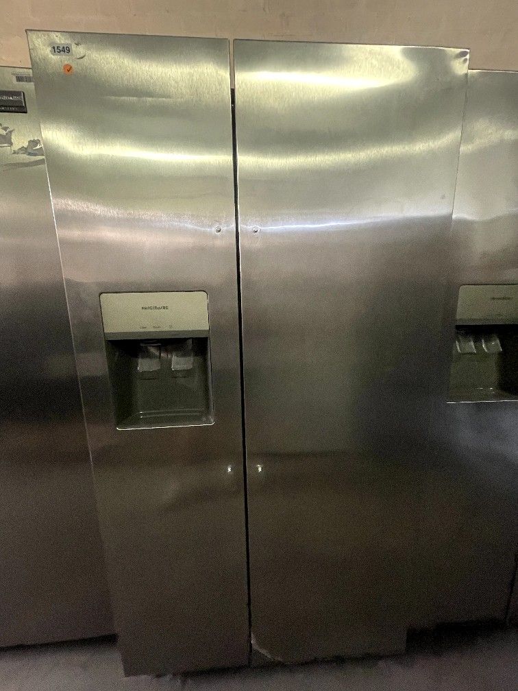 Frigidaire 36” side by side refrigerator $650