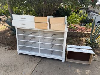 Free dresser 6 drawer