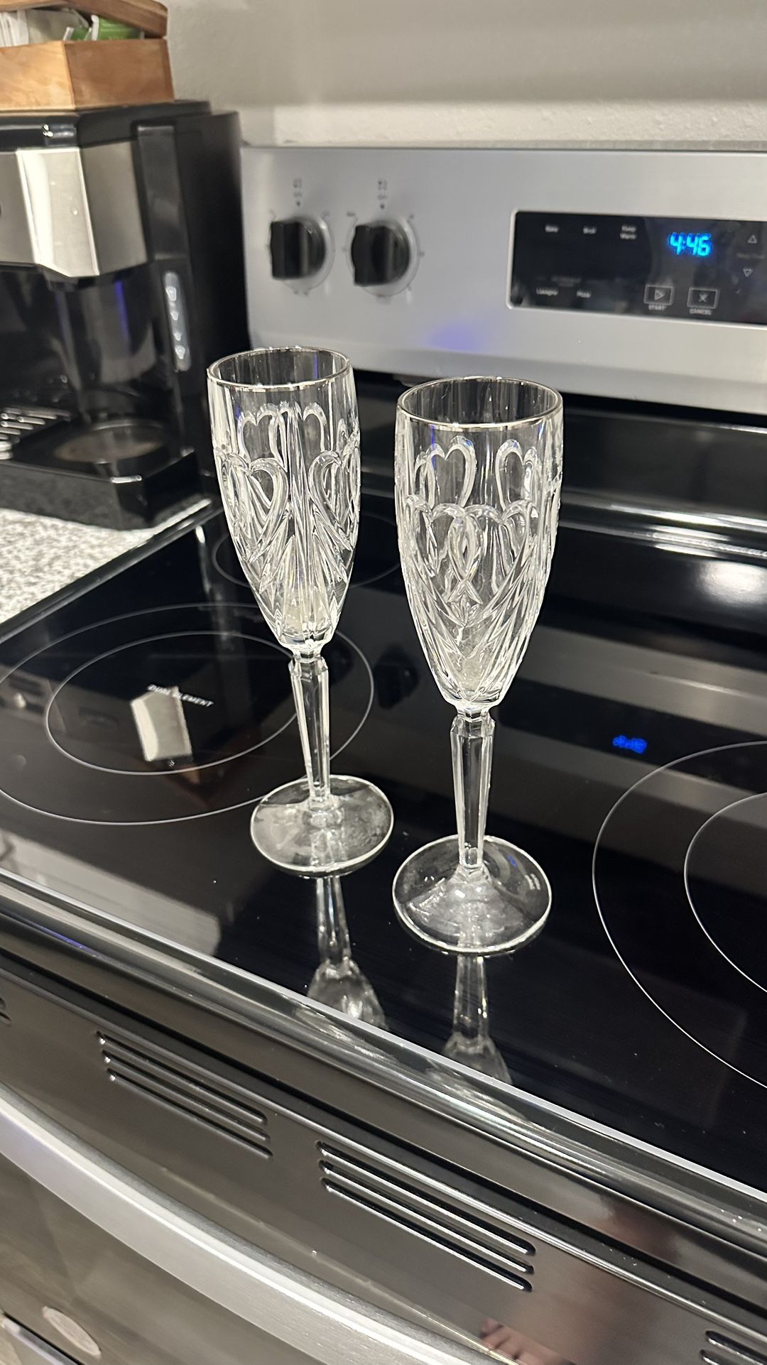 Wedding Champagne Glass Set | Heart Design | Like New | Perfect for Couples