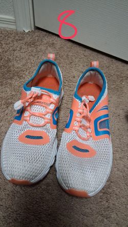 Woman's Shoes Size 8-9
