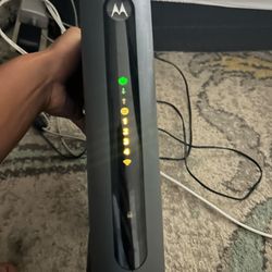 Motorola MB8600 DOCSIS 3.1 Cable Modem - Approved for Comcast Xfinity, Cox, and Charter Spectrum, Supports Cable Plans up to 1000 Mbps | 1 Gbps Ethern