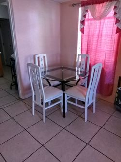 Round Glass Table & 4 Side Chairs