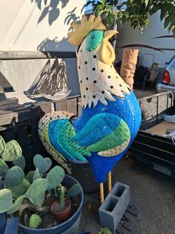 Chicken statue