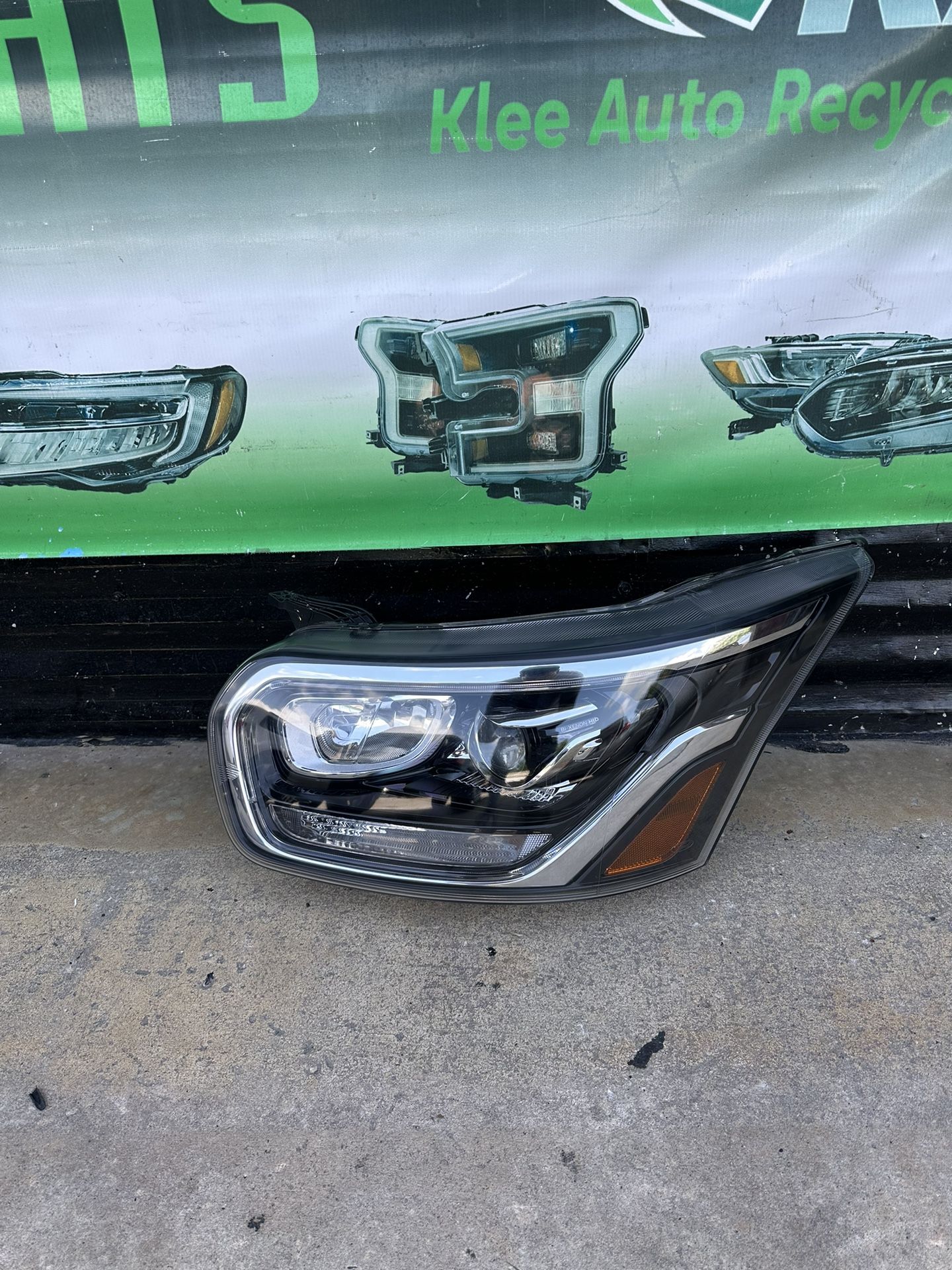 2020-2024 Ford Transit Xenon Headlight Oem
