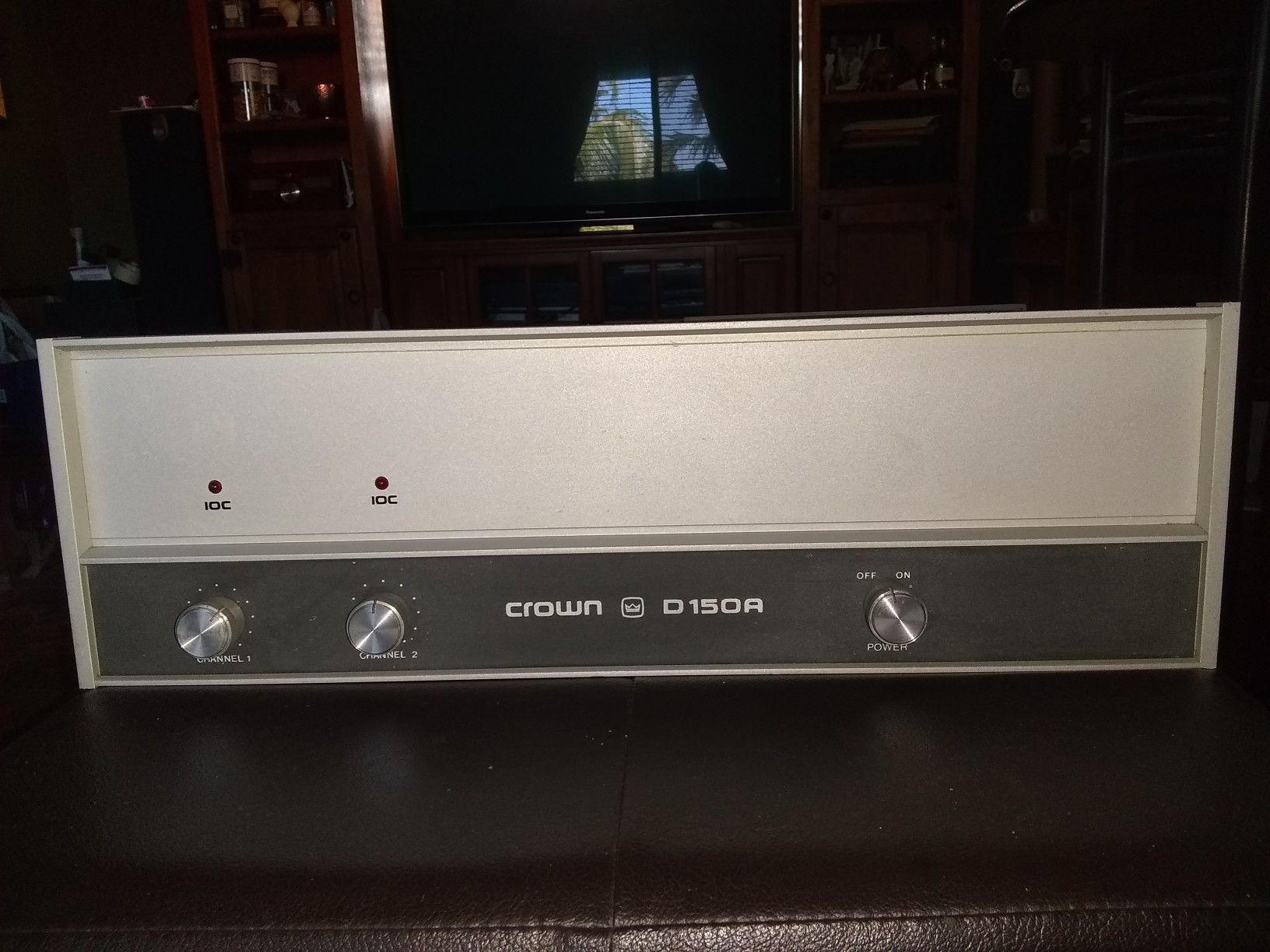 Crown D 150 A Amplifier vintage