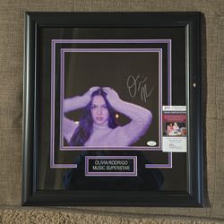 Olivia Rodrigo Signed Pic With Frame
