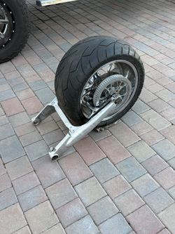 02/07 Harley Davidson VRSCA V Rod Swingarm Swing Arm 310
