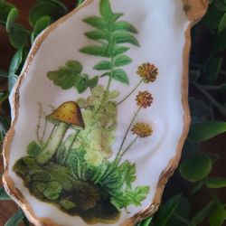 Dark academia Mushroom Oyster shell - trinket dish