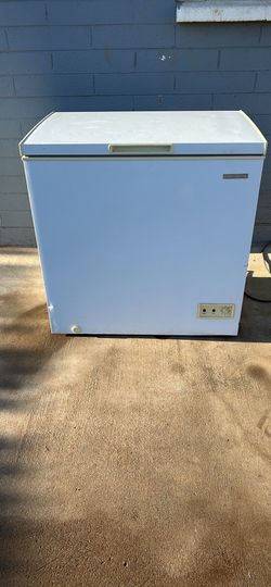 Frigidaire 7-cu ft Garage Ready Chest Freezer