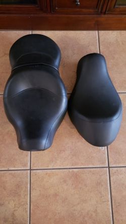 2 Harley Davidson Sportster 883 Black Seats