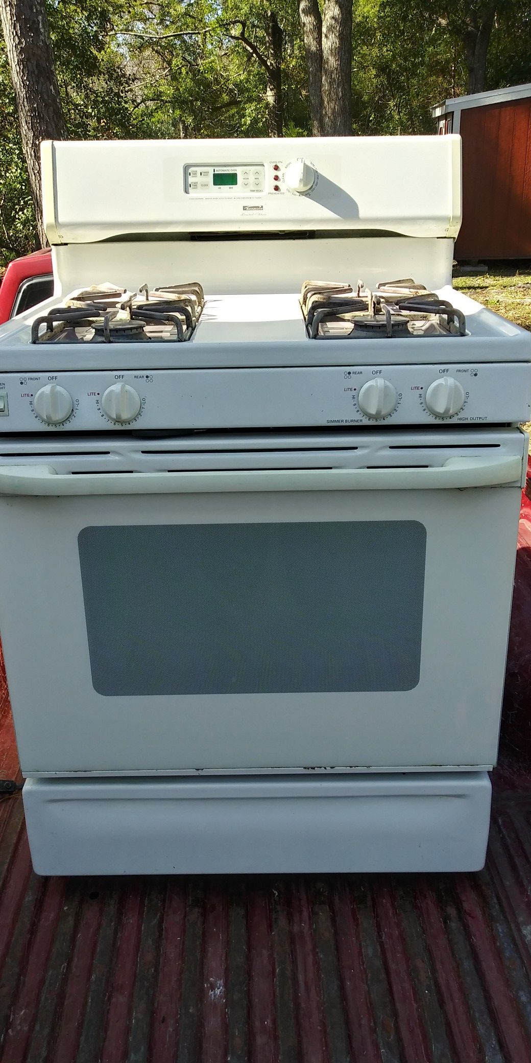Gas stove