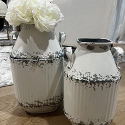 Set of 2 Decorative Metal Vases – Farmhouse Style $20
