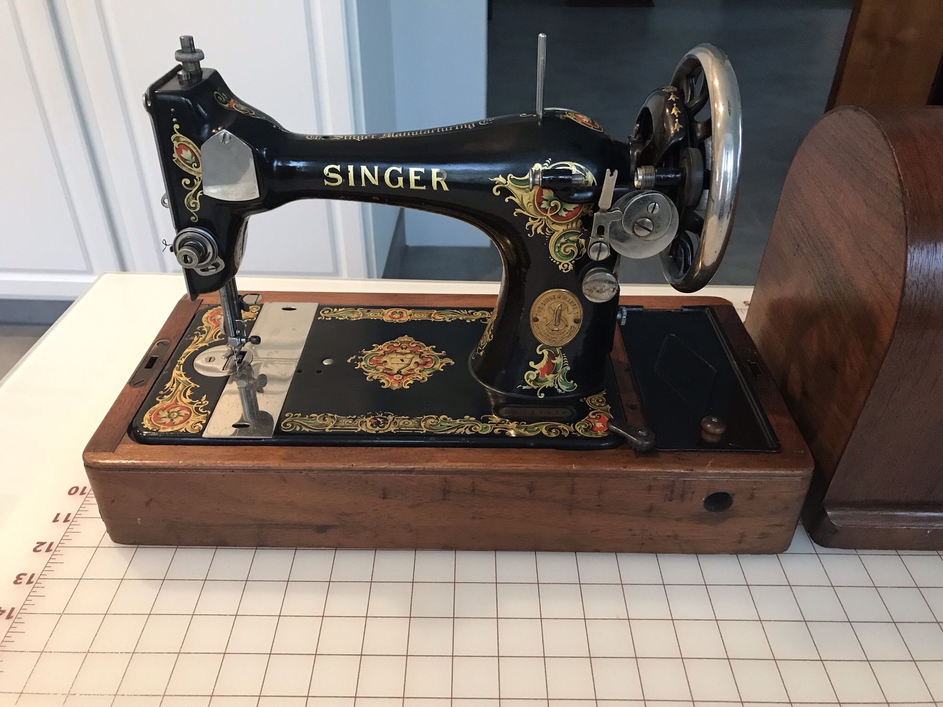 Antique 1923 Singer Sewing Machine Model 128-3 with generic hand crank and original motor ( needs rewiring )