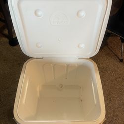 WhiteClaw Igloo Cooler