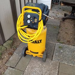 Dewalt Compressor 