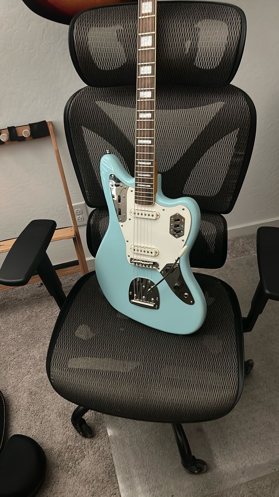 Classic Vibe Jaguar Daphne Blue
