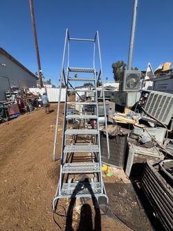 9 Step Rolling safety Ladder