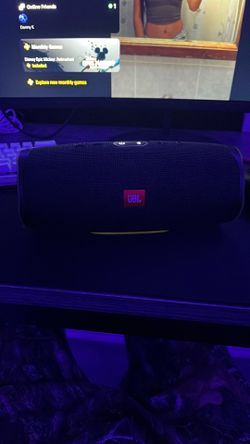 JBL charge 4