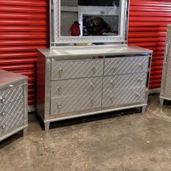 Set Night Table Chest And Dresser 