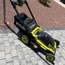 RYOBI 80V HP Brushless Battery Cordless Electric 30 in. Multi-Blade Lawn Mower with Battery and Charger $1099 NEVER USED BATTERY &CHARGER INCLUDED 