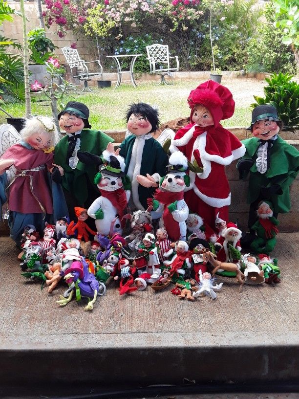 Authentic ANNALEE DOLLS, Holiday Collection of Dolls  and Ornaments