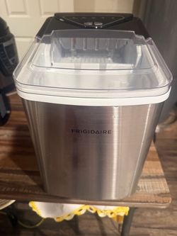 Frigidaire Countertop Ice Maker