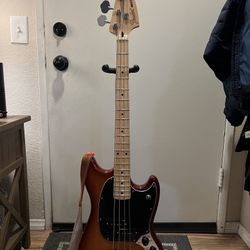 Fender Mustang Bass