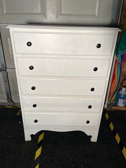 White 5 Drawer Dresser Chest
