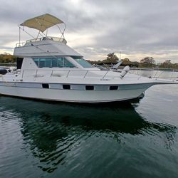 1986 Cruiser Yacht Chateau Vee