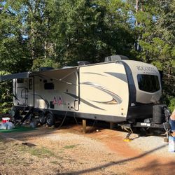 2020 Rock Wood Ultra Light 37 Feet 2 Slides