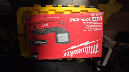 Milwaukee M12 PACKOUT Flood Light 2356-20