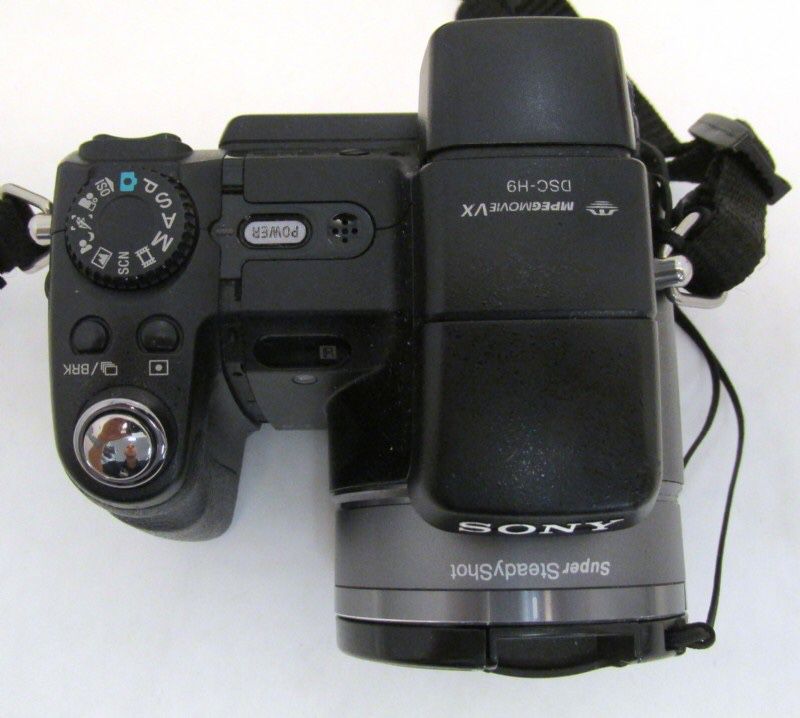 SONY CyberShot DSC-H9 8.1MP Digital Camera 15X Optical Zoom
