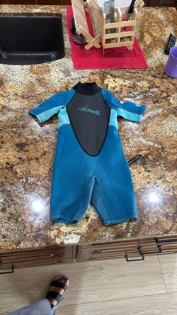 Kids Wetsuit Size 4