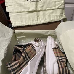 Burberry Shoes 