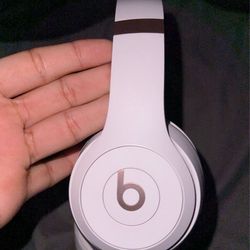 Beats Solo 4