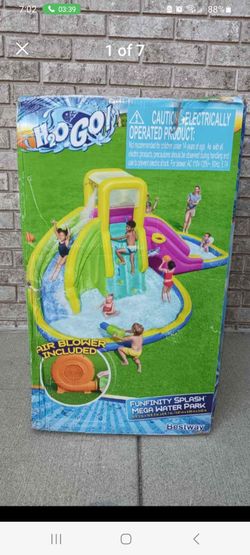 H2OGO! Funfinity Splash MEGA Inflatable Outdoor Water Park.
BRAND NEW/SEALED