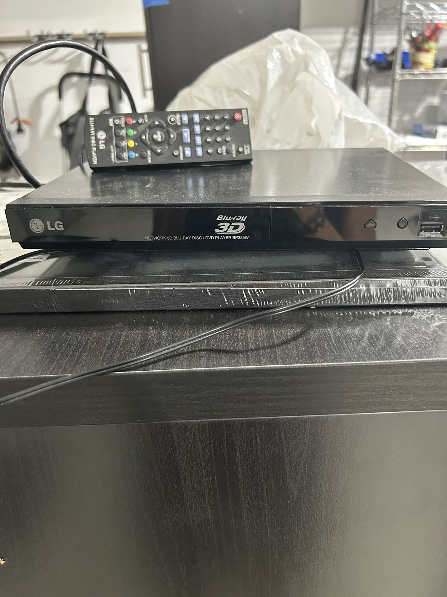Blu-ray 3D Disc/ DVD Player