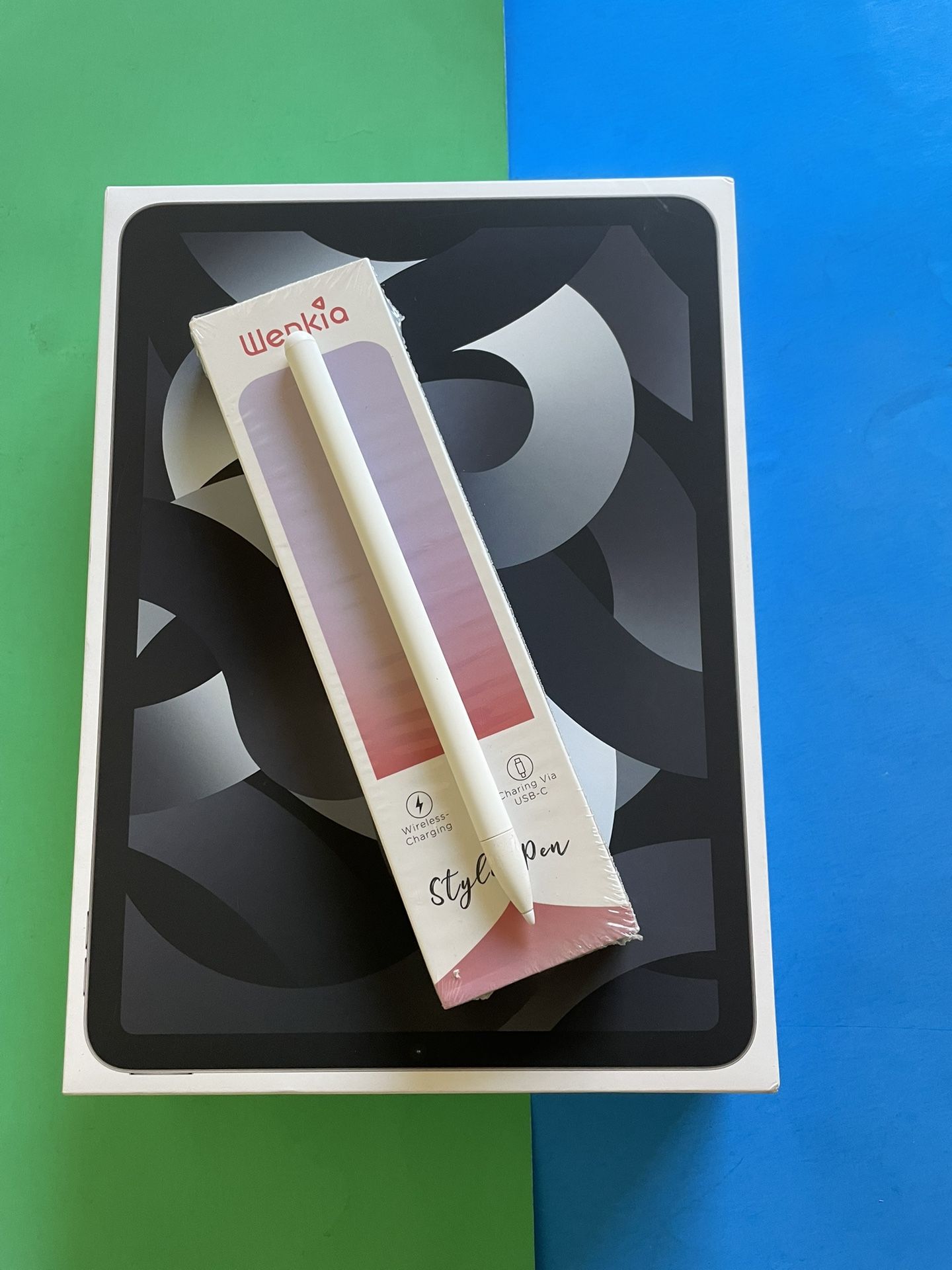 Apple iPad Air 5th Generation (M1 Chip) 64GB with Box, Pen And Keyboard