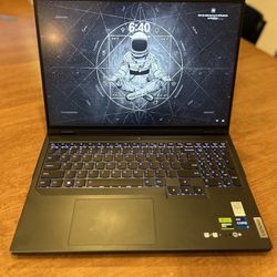 Gaming Laptop - Legion Pro 5 16IRX8 